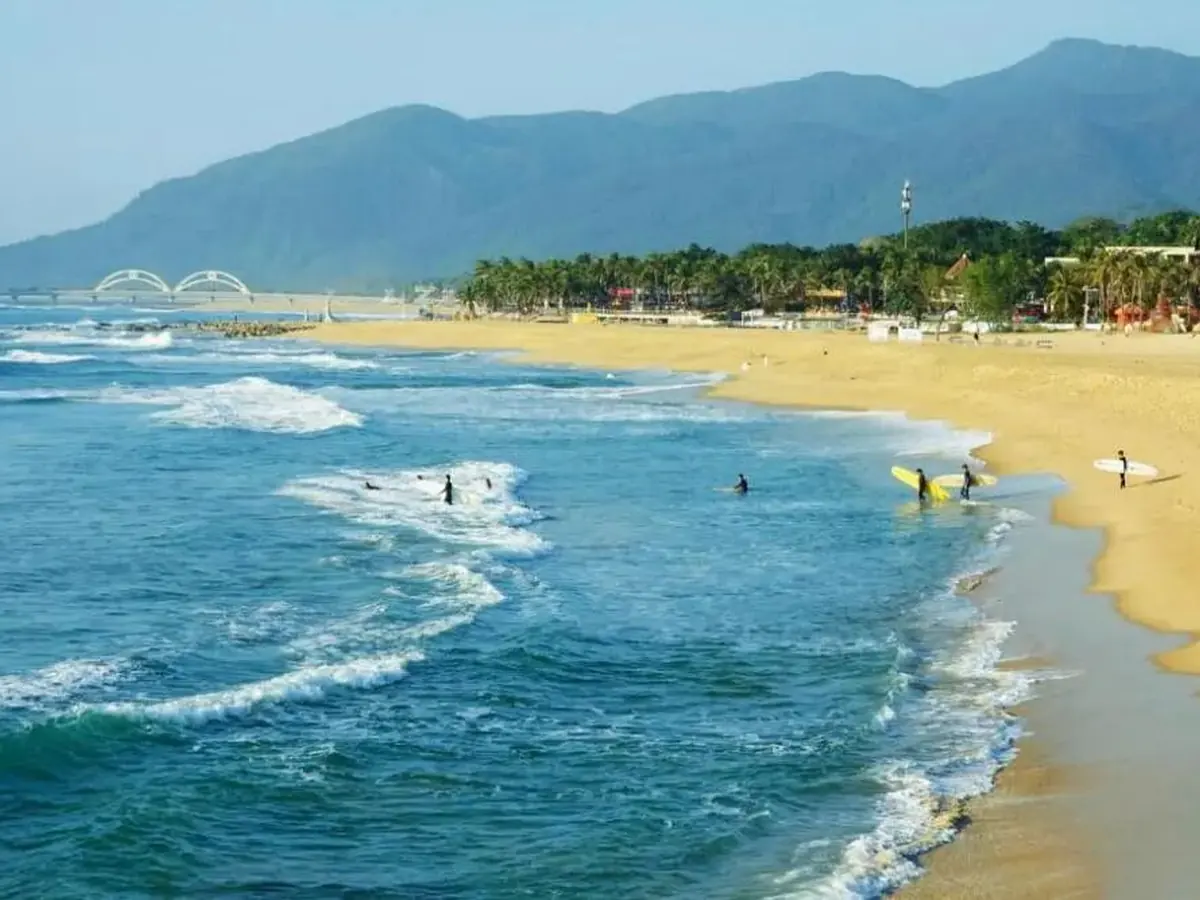 Journey photograph: Hainan Island: Tropical Seas and Local Cultures (3)